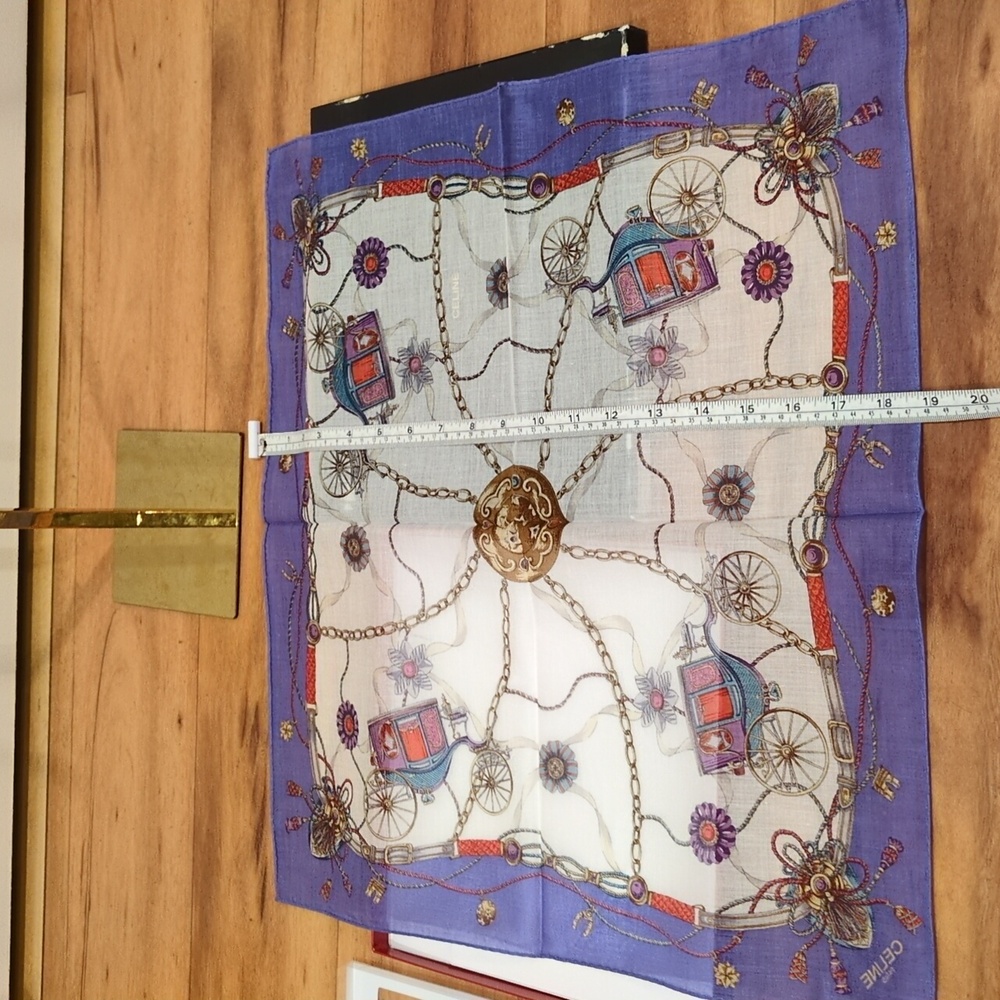 Celine vintage handkerchief with a chain and carriage print In Original Box - Picture 14 of 14